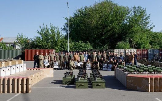 Порошенко передав чергову партію дронів і техніки у бригади ЗСУ. ФОТОрепортаж