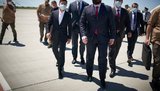 Зеленский предупредил водителей грузовиков: "Все будут взвешены, но не все счастливы"