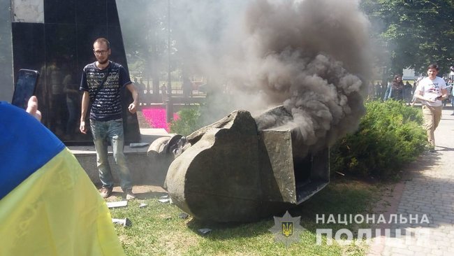 За фактом знесення памятника Жукову в Харкові відкрито два кримінальні провадження, - Нацполіція 04
