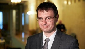 Бабуся в схемах "Укравтодора" та мама-мільйонерка: що хоче приховати Данило Гетманцев, блокуючи електронне декларування