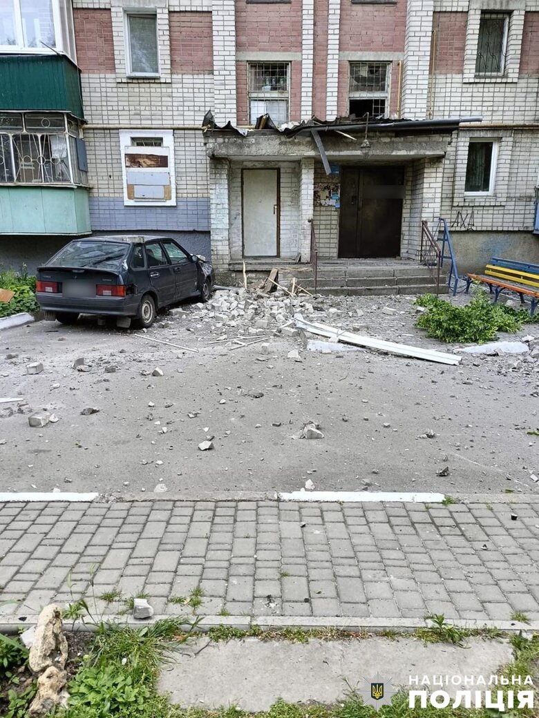 15 травня російськими снарядами пошкоджено багатоповерховий будинок