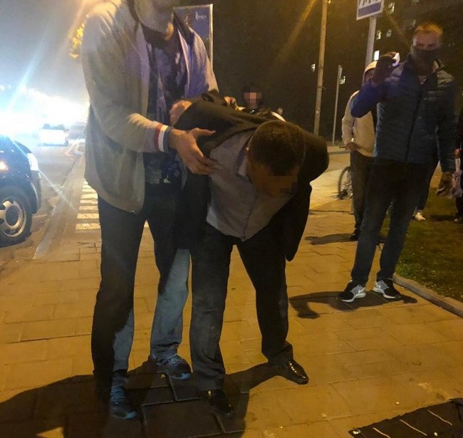 Начальник митниці в Раві-Руській систематично брав хабарі, - ГПУ 01
