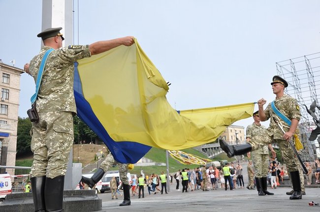 Від Точки-У до Джавелінів: вражаючі кадри 250 одиниць бойової техніки на Хрещатику 22