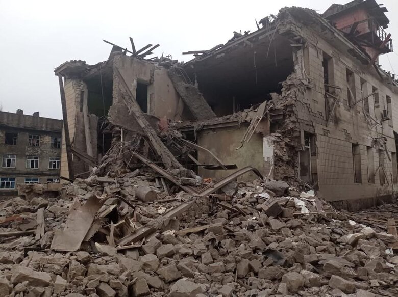 Ночью оккупанты обстреляли Курахово кассетными боеприпасами и ракетами, под обстрелами также находились Торецк, Угледар и Бахмут, - ОВА 06