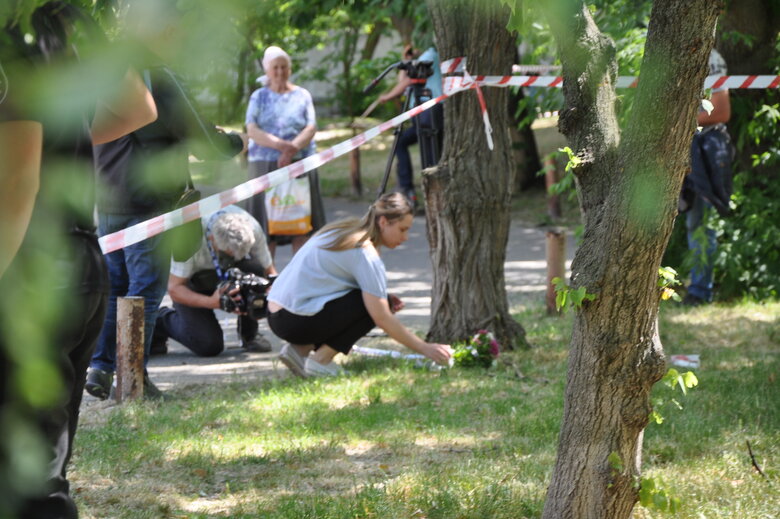 Consequences of shelling in Desnyansky district of Kyiv 40