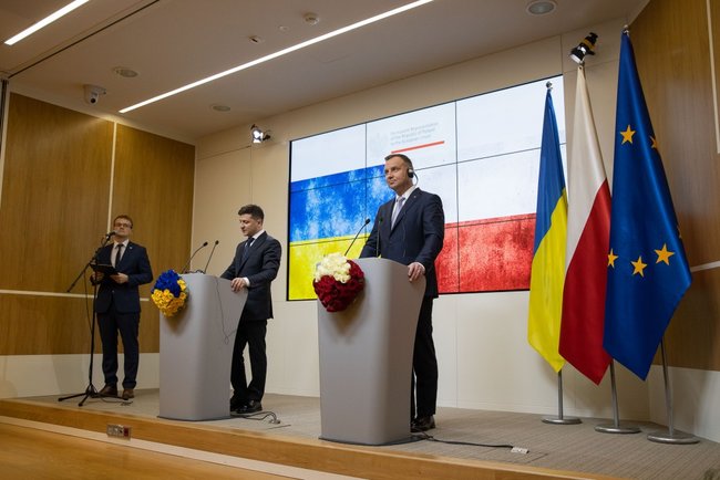 Ukrainian, Polish presidents meet in Brussels 04