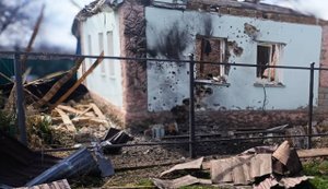 Росіяни атакували безпілотниками цивільну автівку й будинок на Сумщині: троє поранених, з них двоє - важкі