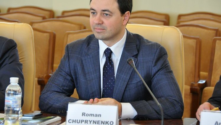 "Роман Чуприненко, подельник арестованного кассира Януковича Колобова, работает замминистра регионстроя", - экс-министр ЖКХ Кучеренко. ФОТО