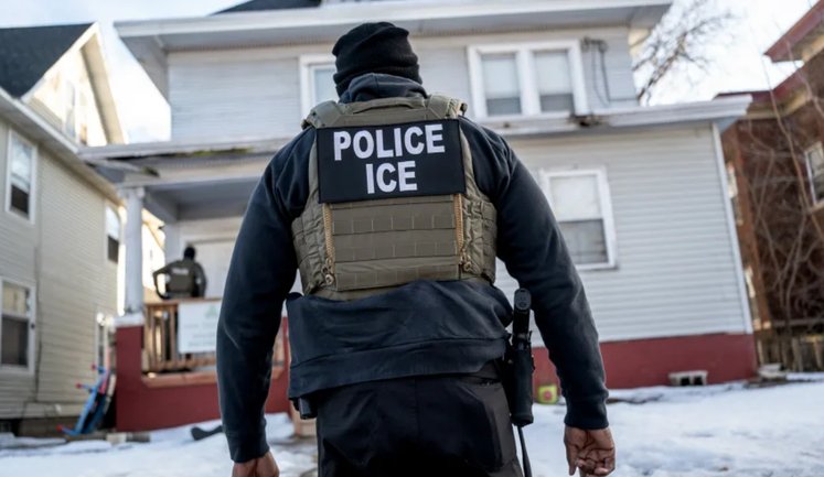 Часть украинцев, депортированных из США, сразу направляют в ТЦК, - CNN