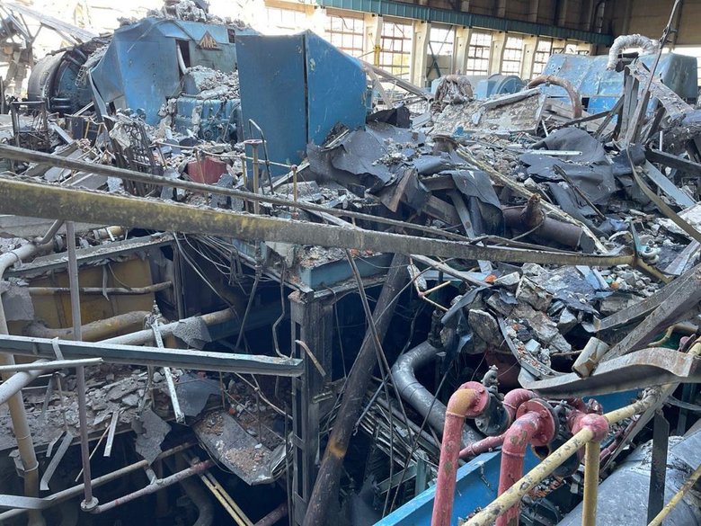 Russia destroys Kremenchuk thermal power plant with Iskander ballistic missiles, which supplied electricity to whole city 05