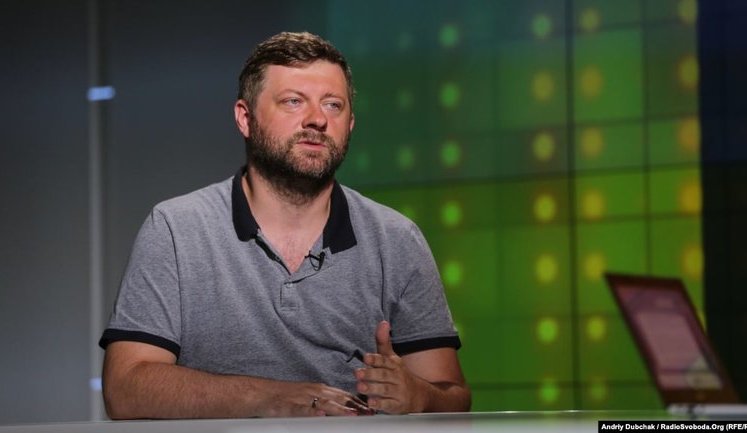 Кум Медведчука Холодов залишається кандидатом у депутати від "Слуги народу", хоча у нього знайшли віллу в Австрії, - керівник штабу Корнієнко. ВIДЕО