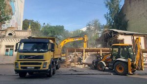 На Подоле в Киеве без разрешения снесли одну из старейших деревянных усадеб - двухсотлетнюю. ФОТО