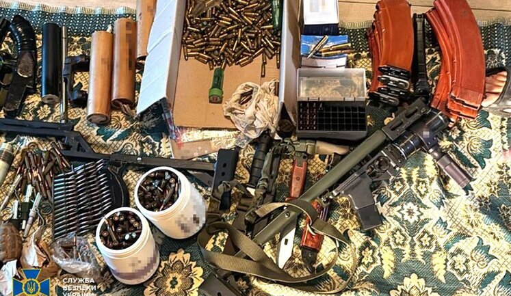 СБУ и Нацполиция задержали 7 дельцов, пытавшихся торговать "трофейным" оружием рашистов. ФОТОрепортаж