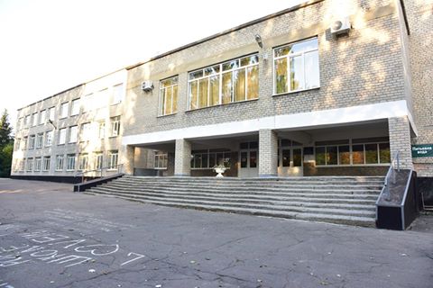 Marinka shelled, children from local school evacuated to bomb shelter, - Abroskin 01