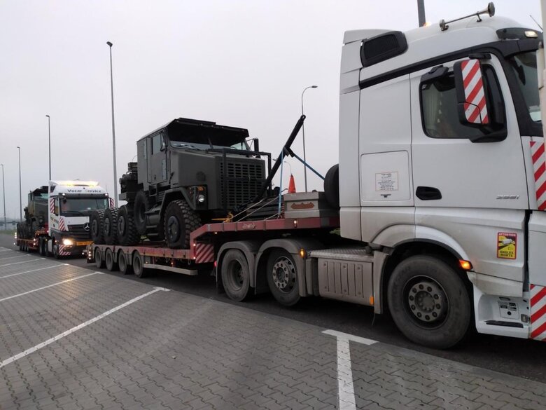 Воинам 43-й ОАБр передадут самый большой в мире тягач Oshkosh 03 Воинам 43-й ОАБр передадут самый большой в мире тягач Oshkosh 03
