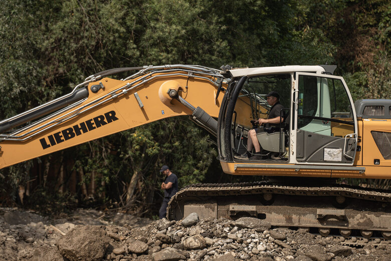 Ukrainian rescuers in Slovenia changed direction of channel on one of washed-out rivers, - SES 02
