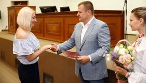В мэрии Днепра поздравили медработников с наступающим профессиональным праздником
