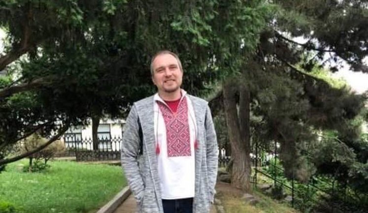 Лідер гурту "Тимчасова Назва", гравець "Що? Де? Коли?" донеччанин Володимир Улахович: "Біда Донецька в тому, що, опинившись перед доленосним вибором, місто вирішило не робити його зовсім. І цей вибір зробили за нього"