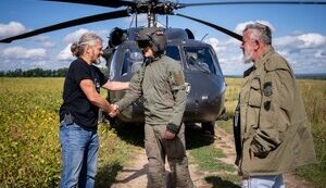 Вертолет Black Hawk, на который собрали средства чехи, прибыл в Украину.. ФОТО