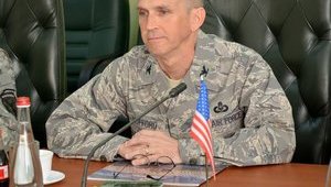 Змусити Путіна звільнити Крим і Донбас лише дипломатичними методами не вдасться, - аташе з питань армії та оборони Воффорд