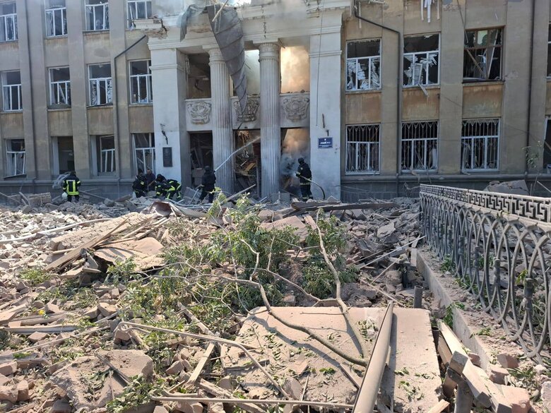 школа у Білгород-Дністровському після обстрілу