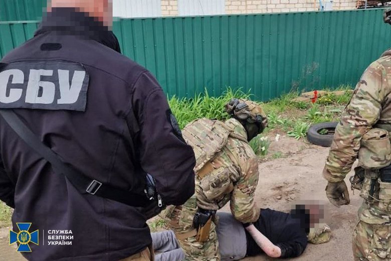 канал торгівлі зброєю