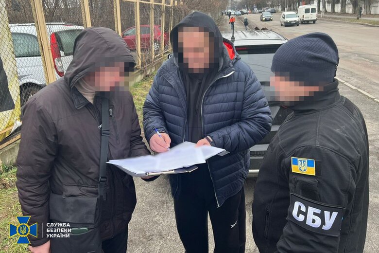 Затримано зрадника, який допоміг рашистам перейменувати вулиці на тимчасово окупованій Луганщині, - СБУ 01