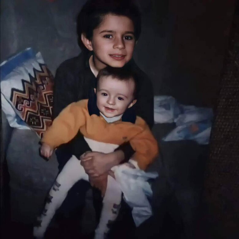 Діма, яка війна?! Тобі вісімнадцять! - Я піду! Я мушу там бути. Розмова із сім’єю Да Вінчі 18