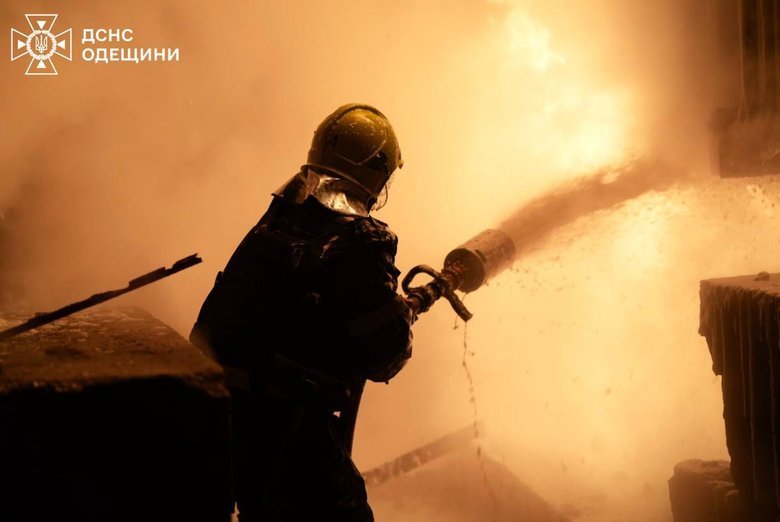 Масований обстріл Одеси: збитки складів і енергетики