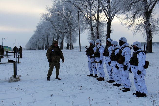 British instructors train 72nd Brigade soldiers under Orbital program 06