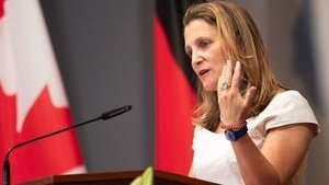 Глава МЗС Канади Фріланд закликала покарати винних у вбивстві Гандзюк