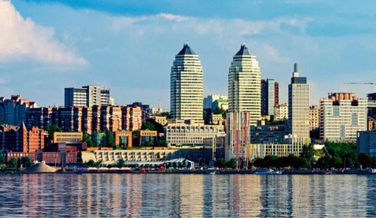 Explosions are heard in Dnipro and Zaporizhzhia