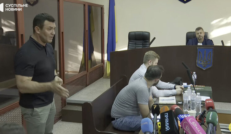 "Я мандата здам, але ви ще всі плакати будете, як президент казав". Як Тищенко в суді захищався