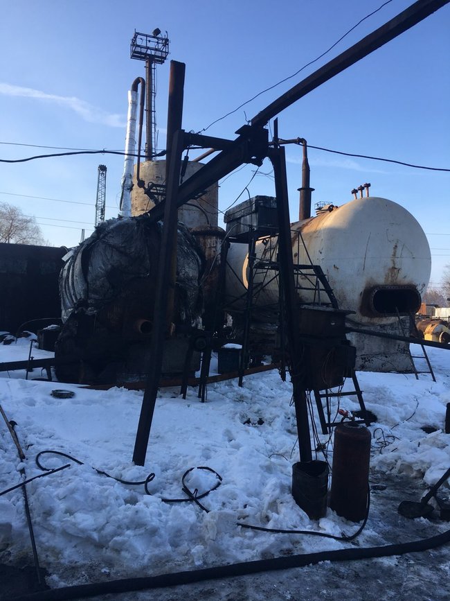 Податківці в Дніпропетровській області ліквідували два підпільні цехи з виготовлення паливно-мастильних матеріалів 03