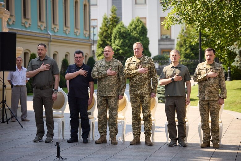 Кожне виконане Повітряними силами завдання - врятовані життя українців, - Зеленський нагородив захисників нашого неба 03