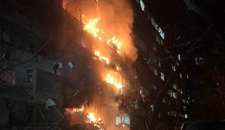 Киев атаковали баллистикой до объявления тревоги: 1 погибший и 4 раненых, попадание в многоэтажку (обновлено)