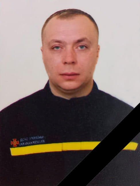 Росіяни вбили двох рятувальників, які гасили пожежу на Харківщині, - ДСНС 02