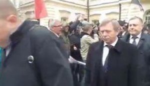 Активисты пикетировали здание ВСУ: продажный судей не пускали на "слет". ВИДЕО