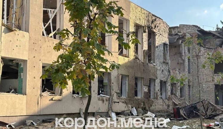 Рашисти атакували Суми КАБами: 2 людини загинули, ще 9 травмовані, серед них 3 дітей. ФОТОрепортаж (оновлено)
