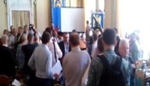 Scuffle occurred in Lviv City Council: right-wing activists broke into building, blocked rostrum