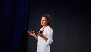 Рада вызвала Калмыкову: причина - использование НВМК для фейкового бронирования