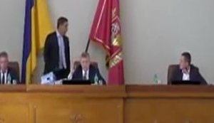 "Херню городите!.. Не дрочите!.. Нихера вы не делали!" - глава Харьковской ОГА Кучер и замглавы Харьковского облсовета Скоробогач публично обсуждают актуальные проблемы. ВИДЕО