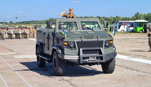 Міноборони повернуло броньований кабріолет Козак-6 виробнику