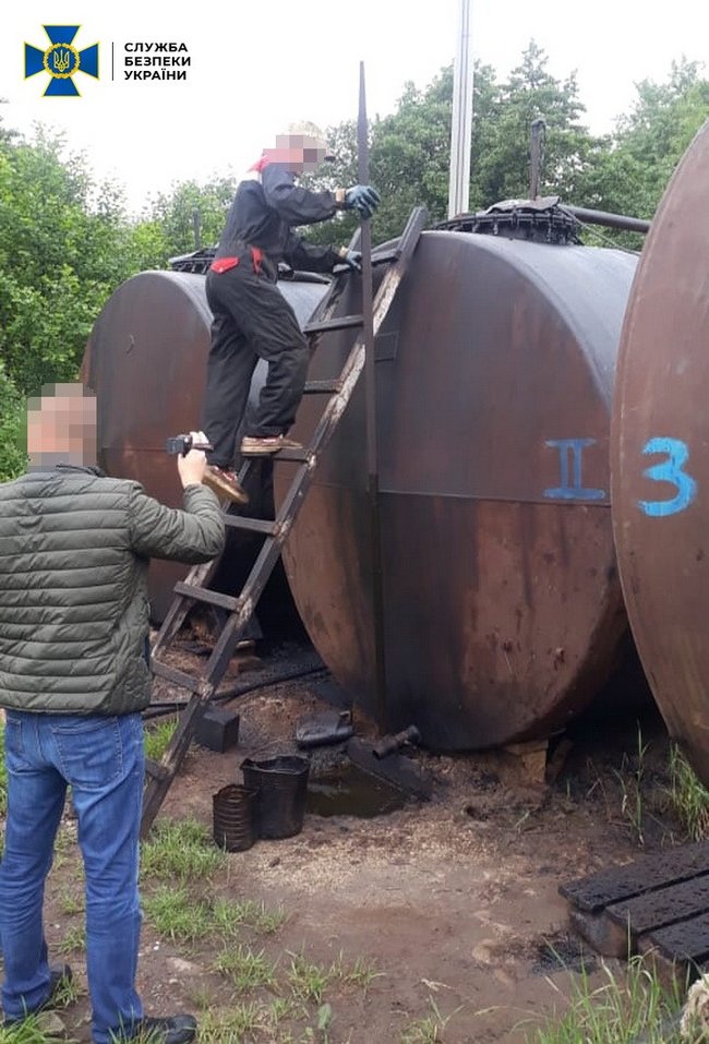 На Ивано-Франковщине блокирована нелегальная добыча нефти из государственной скважины, - СБУ 03