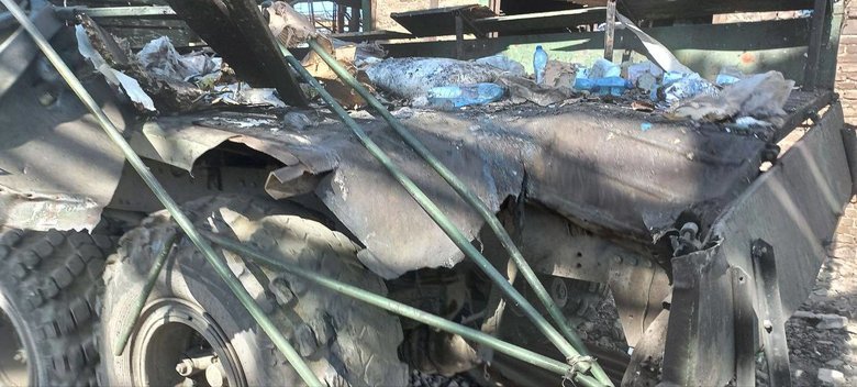 На Азовсталі росіяни підбили авто, що їхало забирати цивільних, - Азов 02