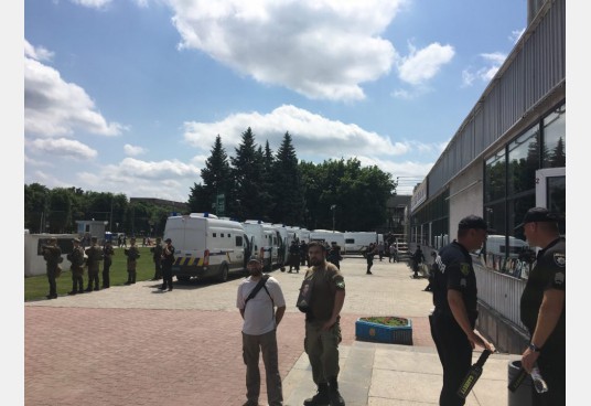 Protesters tear down Zhukov bust in Ukraine 06