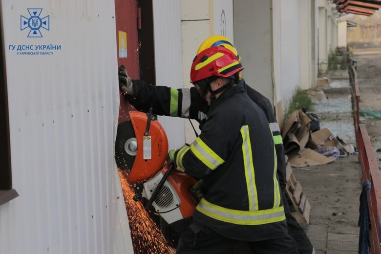 Ракетным ударом по Харькову россияне уничтожили склады с гуманитарной помощью 01 Ракетным ударом по Харькову россияне уничтожили склады с гуманитарной помощью 01