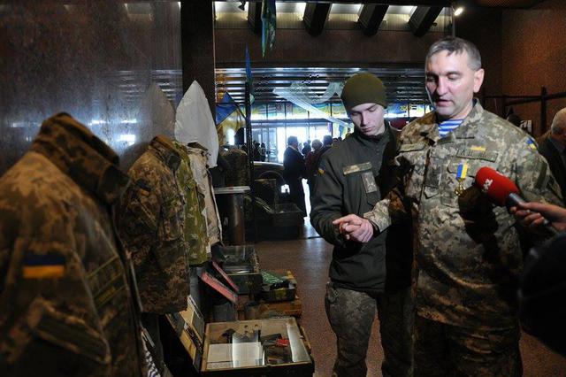 Виставка "Український Схід", присвячена АТО, відкрилася в Нацмузеї історії України у Другій світовій війні 26 Виставка "Український Схід", присвячена АТО, відкрилася в Нацмузеї історії України у Другій світовій війні 26