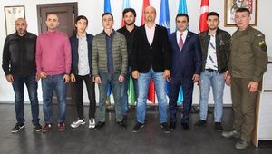 Ми завжди були поруч з українським народом, - діаспора азербайджанців України пояснила співвітчизникам, які напали на учасників акції "Зупини лося", неприпустимість таких дій. ФОТО