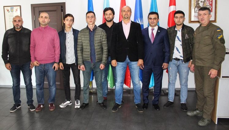 Ми завжди були поруч з українським народом, - діаспора азербайджанців України пояснила співвітчизникам, які напали на учасників акції "Зупини лося", неприпустимість таких дій. ФОТО
